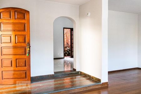 Sala de casa para alugar com 3 quartos, 220m² em Jaraguá , Belo Horizonte