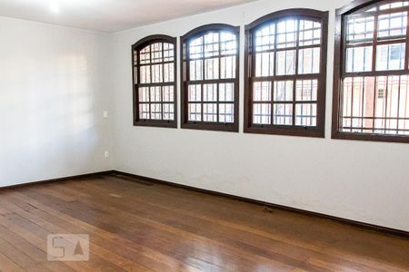 Sala de casa para alugar com 3 quartos, 220m² em Jaraguá , Belo Horizonte