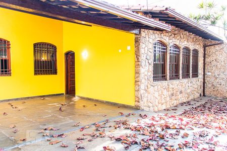 Casa para alugar com 220m², 3 quartos e 2 vagas Casa para alugar com 220m², 3 quartos e 2 vagasGaragem