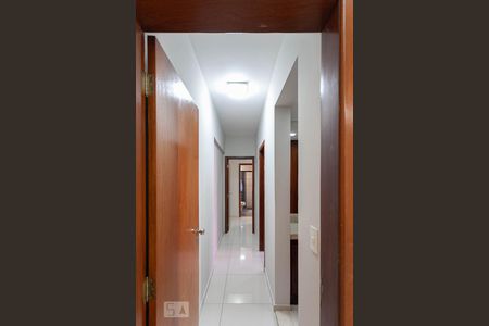 Corredor de apartamento à venda com 2 quartos, 103m² em Savassi, Belo Horizonte