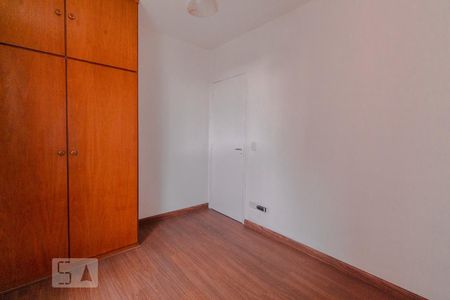 Quarto 1 de apartamento para alugar com 2 quartos, 60m² em Parque Tomas Saraiva, São Paulo
