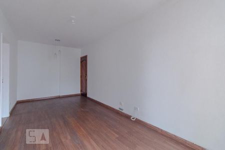 Sala de apartamento para alugar com 2 quartos, 60m² em Parque Tomas Saraiva, São Paulo