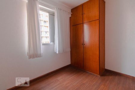 Quarto 1 de apartamento para alugar com 2 quartos, 60m² em Parque Tomas Saraiva, São Paulo