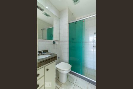 Apartamento à venda com 69m², 2 quartos e 1 vaga Apartamento à venda com 69m², 2 quartos e 1 vagaBanheiro