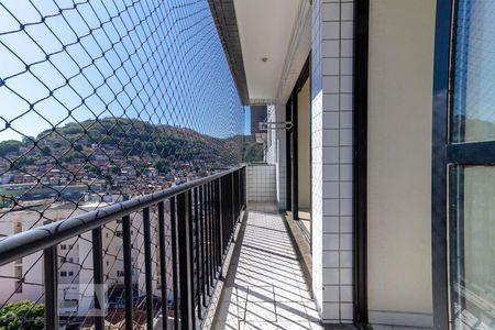 Apartamento à venda com 69m², 2 quartos e 1 vaga Apartamento à venda com 69m², 2 quartos e 1 vagaVaranda
