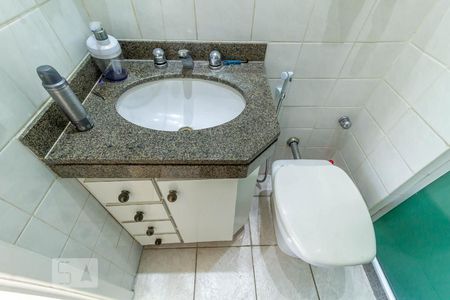 Apartamento à venda com 69m², 2 quartos e 1 vaga Apartamento à venda com 69m², 2 quartos e 1 vagaBanheiro