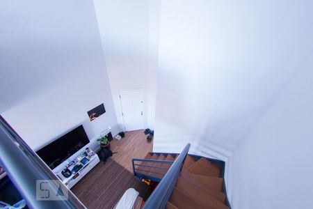 Escada de apartamento à venda com 1 quarto, 77m² em Sumarezinho, São Paulo