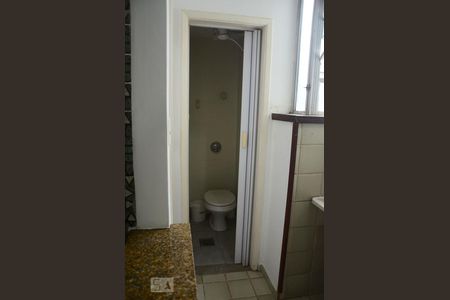 Apartamento para alugar com 80m², 3 quartos e sem vaga Apartamento para alugar com 80m², 3 quartos e sem vagaBanheiro de Serviço