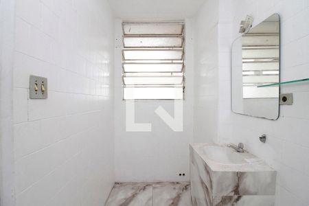 Banheiro de kitnet/studio para alugar com 1 quarto, 39m² em República, São Paulo