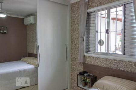 Quarto 2 de casa para alugar com 2 quartos, 96m² em Jardim Taboão, São Paulo