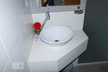 Apartamento à venda com 68m², 2 quartos e sem vagaBanheiro