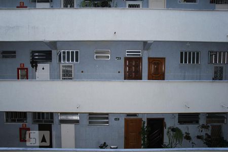 Apartamento à venda com 68m², 2 quartos e sem vagaSacada