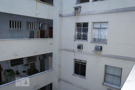 Apartamento à venda com 68m², 2 quartos e sem vagaSacada