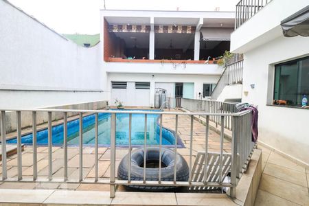 Casa à venda com 338m², 3 quartos e 5 vagasPiscina 