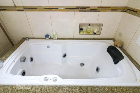 Casa à venda com 338m², 3 quartos e 5 vagasBanheiro da Suite 