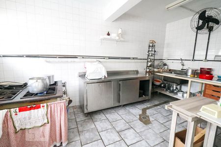 Casa à venda com 338m², 3 quartos e 5 vagasCozinha industrial 