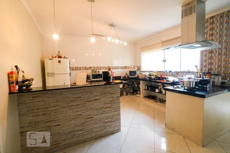 Cozinha  de casa para alugar com 3 quartos, 300m² em Parque Industriário, Santo André
