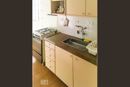 Apartamento para alugar com 100m², 3 quartos e 1 vaga Apartamento para alugar com 100m², 3 quartos e 1 vagaCozinha