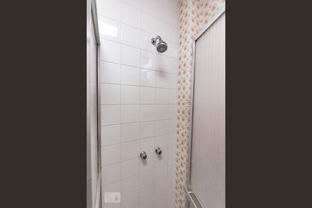 Apartamento à venda com 70m², 2 quartos e sem vagaChuveiro