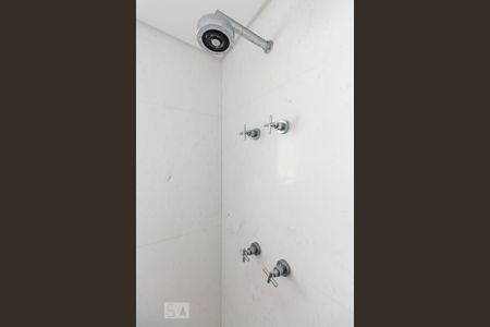 Apartamento à venda com 246m², 3 quartos e 5 vagasQuarto 01 Suíte Chuveiro