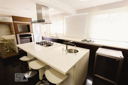 Apartamento à venda com 246m², 3 quartos e 5 vagasCozinha