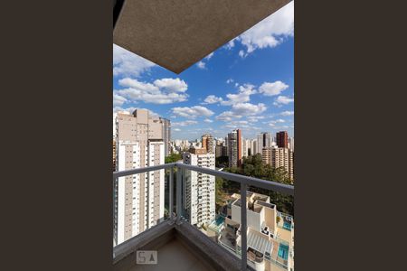 Apartamento para alugar com 253m², 4 quartos e 4 vagas Apartamento para alugar com 253m², 4 quartos e 4 vagasVaranda da suíte 1