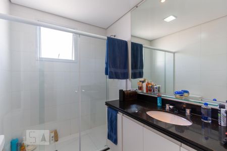 Apartamento para alugar com 253m², 4 quartos e 4 vagas Apartamento para alugar com 253m², 4 quartos e 4 vagasBanheiro da suíte 2