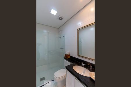 Apartamento para alugar com 253m², 4 quartos e 4 vagas Apartamento para alugar com 253m², 4 quartos e 4 vagasBanheiro do escritório