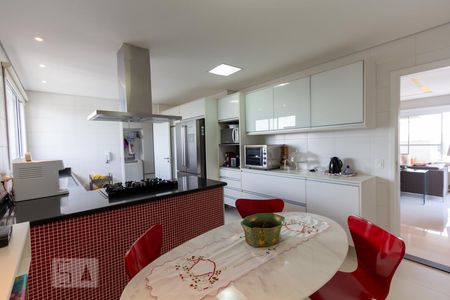 Apartamento para alugar com 253m², 4 quartos e 4 vagas Apartamento para alugar com 253m², 4 quartos e 4 vagasCozinha