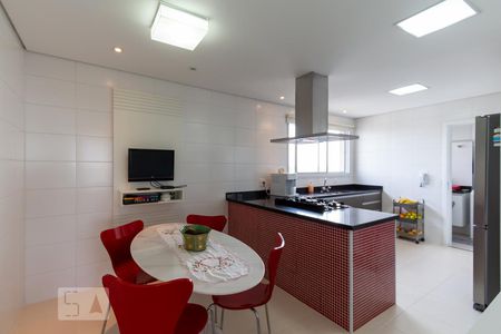 Apartamento para alugar com 253m², 4 quartos e 4 vagas Apartamento para alugar com 253m², 4 quartos e 4 vagasCozinha