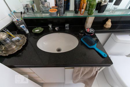 Apartamento para alugar com 253m², 4 quartos e 4 vagas Apartamento para alugar com 253m², 4 quartos e 4 vagasBanheiro da suíte 3