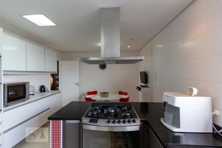 Apartamento para alugar com 253m², 4 quartos e 4 vagas Apartamento para alugar com 253m², 4 quartos e 4 vagasCozinha