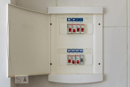 Apartamento à venda com 64m², 2 quartos e sem vaga Apartamento à venda com 64m², 2 quartos e sem vagaQuadro de luz