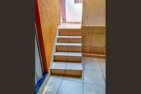Acesso  de casa à venda com 2 quartos, 100m² em Parque João Ramalho, Santo André