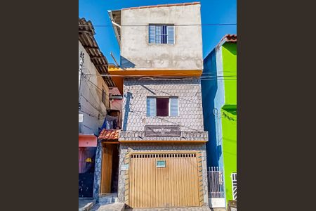 Fachada  de casa à venda com 2 quartos, 100m² em Parque João Ramalho, Santo André