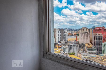 Vista do quarto 1  de apartamento para alugar com 2 quartos, 49m² em Sé, São Paulo