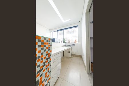 Casa para alugar com 5 quartos, 240m² em Gutierrez, Belo Horizonte