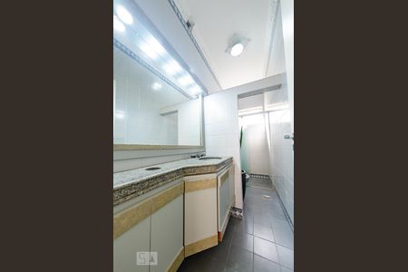 Casa para alugar com 5 quartos, 240m² em Gutierrez, Belo Horizonte