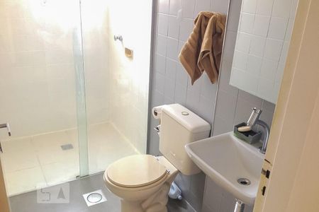Banheiro de apartamento à venda com 1 quarto, 55m² em Centro, Campinas
