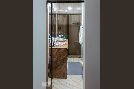 Apartamento para alugar com 264m², 2 quartos e sem vagaBanheiro da Suíte