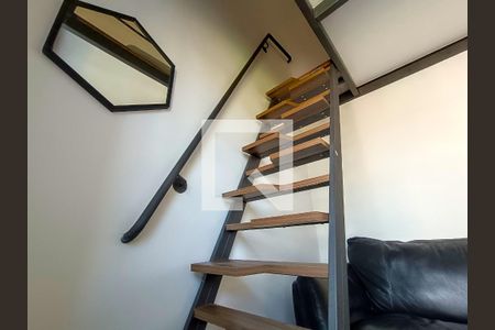 Studio para alugar com 46m², 1 quarto e 1 vaga Studio para alugar com 46m², 1 quarto e 1 vagaQuarto - Escadas