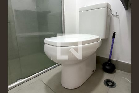 Studio para alugar com 46m², 1 quarto e 1 vaga Studio para alugar com 46m², 1 quarto e 1 vagaBanheiro