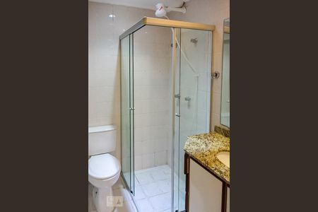 Banheiro da Suíte de apartamento para alugar com 3 quartos, 82m² em Alphaville Industrial, Barueri