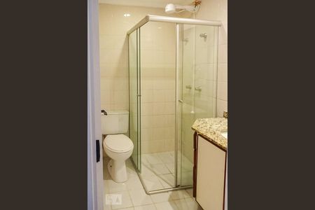 Banheiro do Corredor de apartamento para alugar com 3 quartos, 82m² em Alphaville Industrial, Barueri