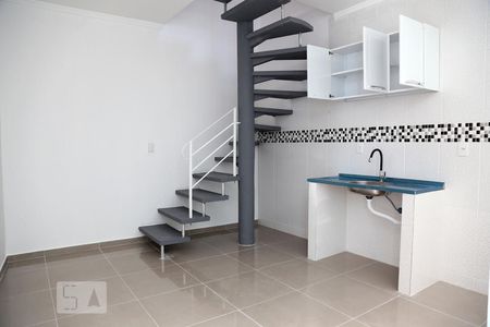 Sala/Cozinha de casa para alugar com 1 quarto, 35m² em Parque Pinheiros, Taboão da Serra