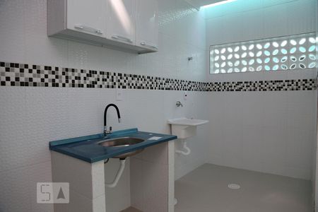 Cozinha e Área de Serviço de kitnet/studio para alugar com 1 quarto, 35m² em Parque Pinheiros, Taboão da Serra