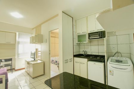Sala/Cozinha de apartamento para alugar com 1 quarto, 26m² em Asa Norte, Brasília