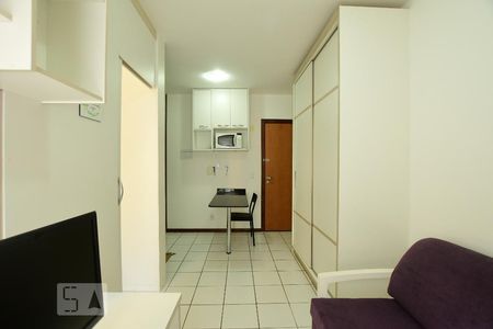 Sala de apartamento para alugar com 1 quarto, 26m² em Asa Norte, Brasília