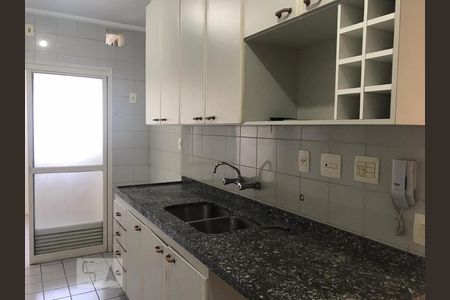 Cozinha de apartamento para alugar com 3 quartos, 120m² em Vila Suzana, São Paulo