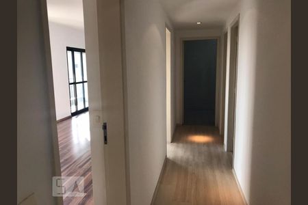 Corredor de apartamento para alugar com 3 quartos, 120m² em Vila Suzana, São Paulo